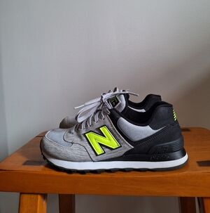 New Balance 574 "Sweatshirt Pack" Women's Size 8B